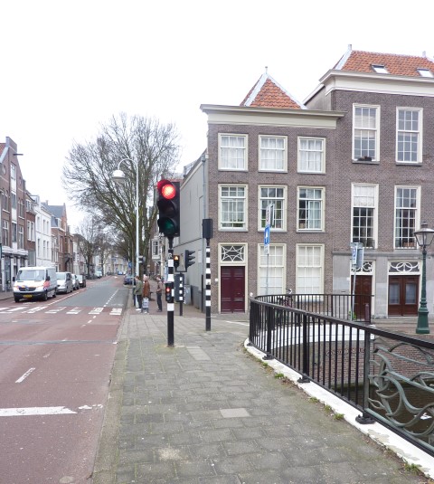 Hooigracht, hoek Nieuwe Rijn nw.jpg